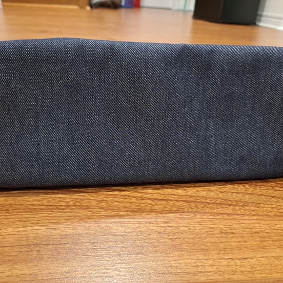 Burberry London Canvas Tote - Picture 7 of 9